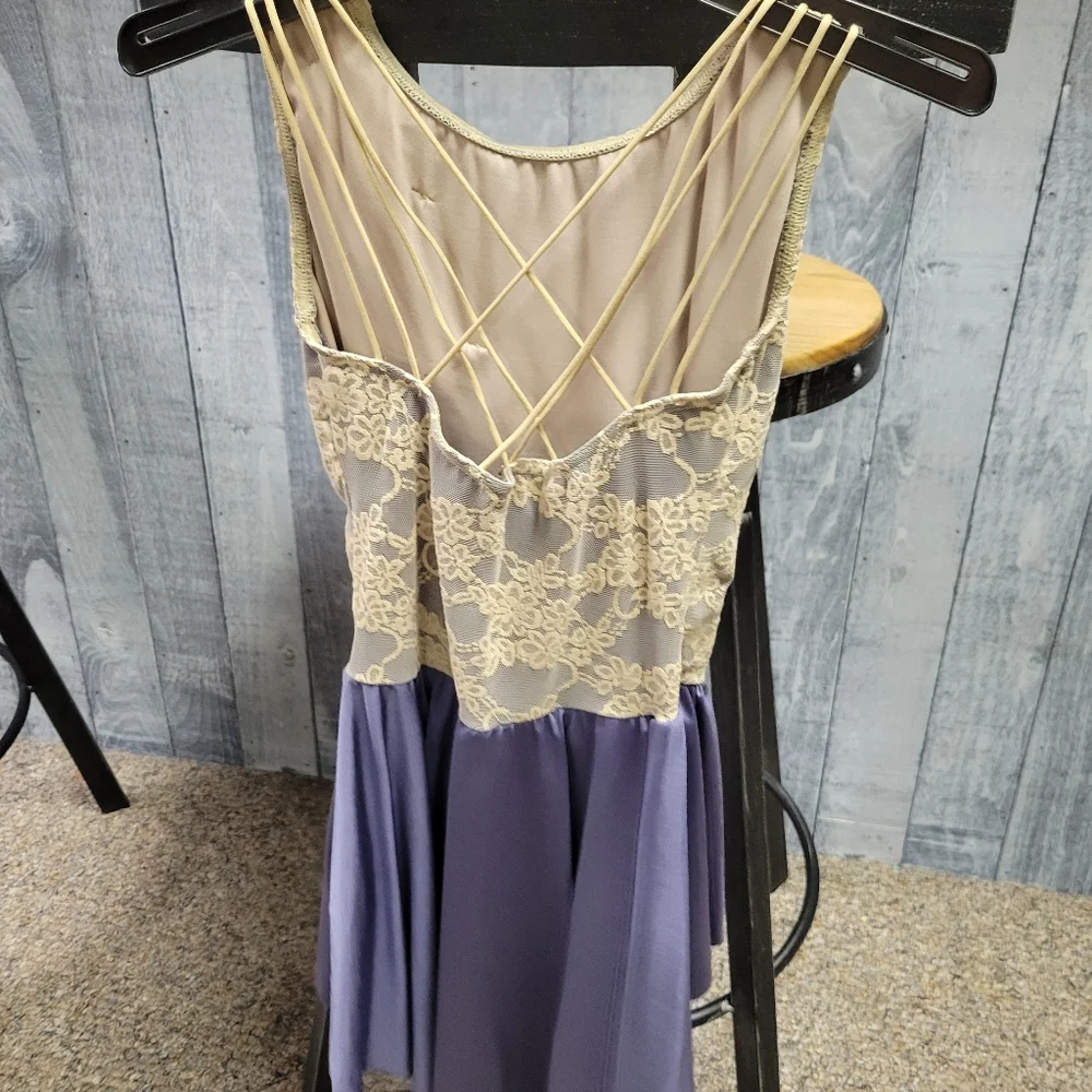 Dance costume - Picture 3 of 5